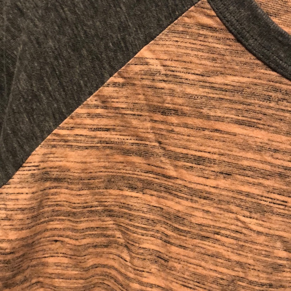 Lularoe Randy Tee - Picture 3 of 3